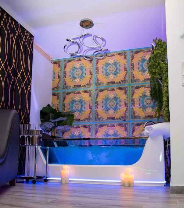 Luxury Love Room Spa Whirlpool Jacuzzi Nuremberga Exterior foto