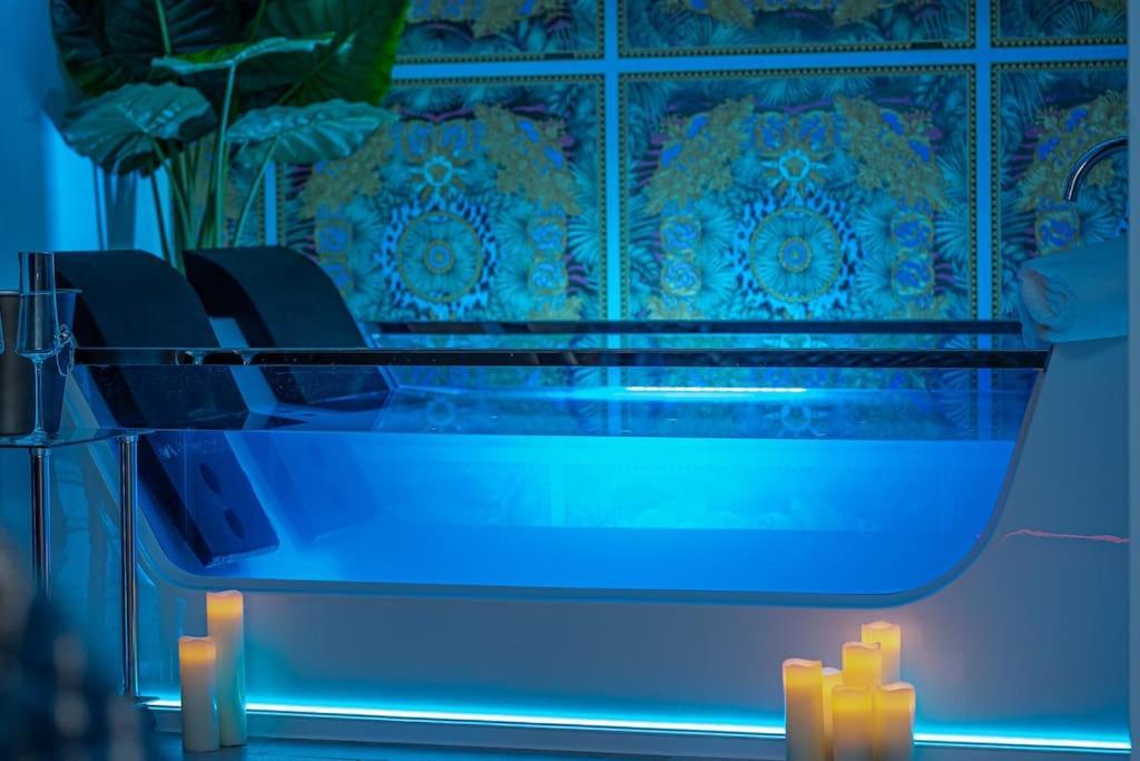 Luxury Love Room Spa Whirlpool Jacuzzi Nuremberga Exterior foto