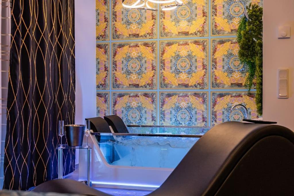 Luxury Love Room Spa Whirlpool Jacuzzi Nuremberga Exterior foto