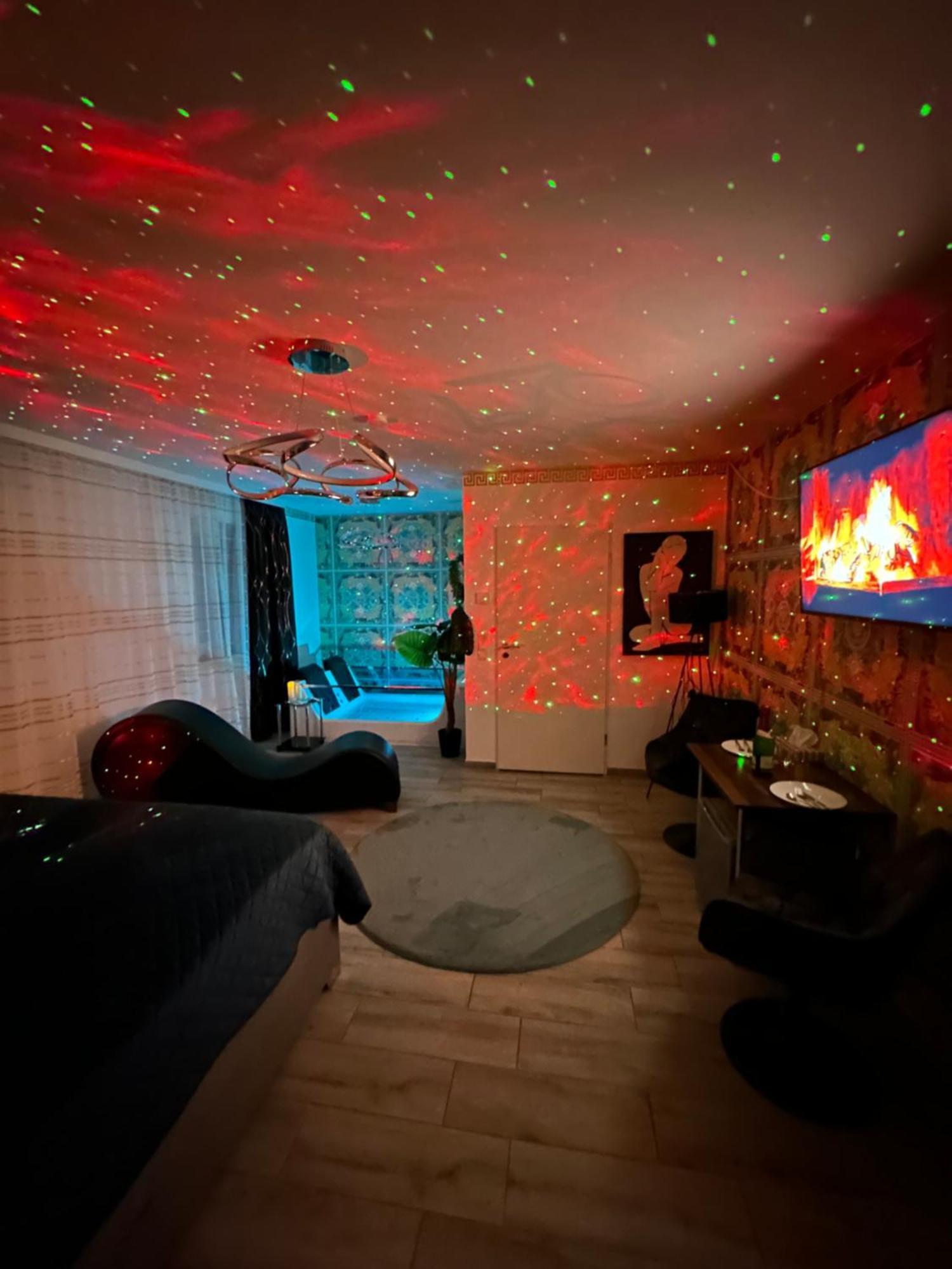 Luxury Love Room Spa Whirlpool Jacuzzi Nuremberga Exterior foto